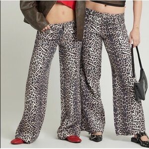 PacSun Casey Low Rise Baggy Animal Print Pants Size 26